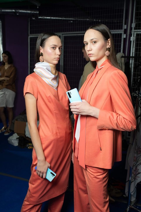 ALINA & KARINA on Bfw 